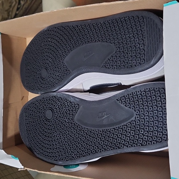 Nike SB Alleyoops, size 10.5M - Picture 3 of 5